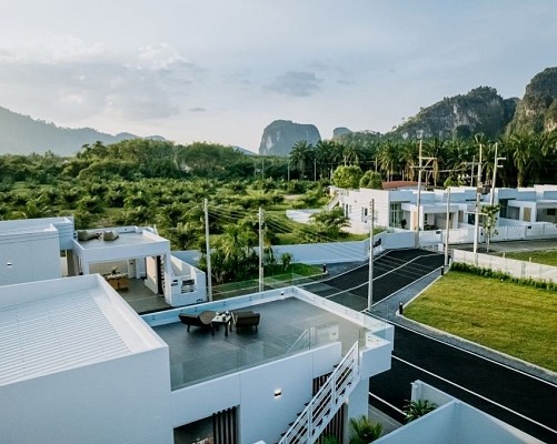 Grand 8 - Grand pool villa with rooftop