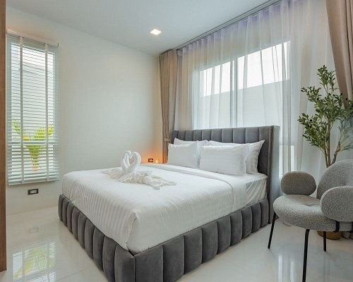 Grand 8 - Grand pool villa with rooftop
