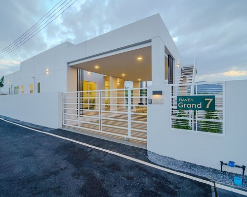 Grand 7 - Grand pool villa with rooftop