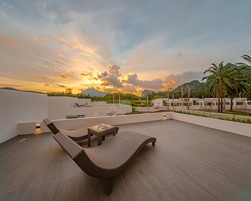 Grand 9 - Grand pool villa with rooftop