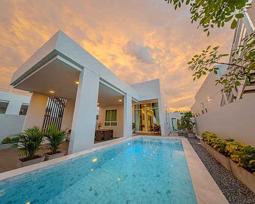 Grand 9 - Grand pool villa with rooftop