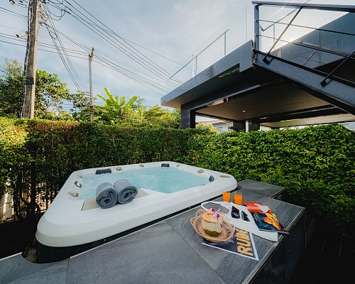 Villa 2 -  3BDR Jacuzzi Villa with rooftop
